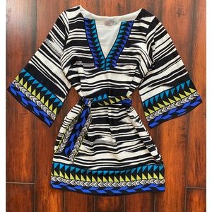 Women’s multi-colored wide sleeve dress!